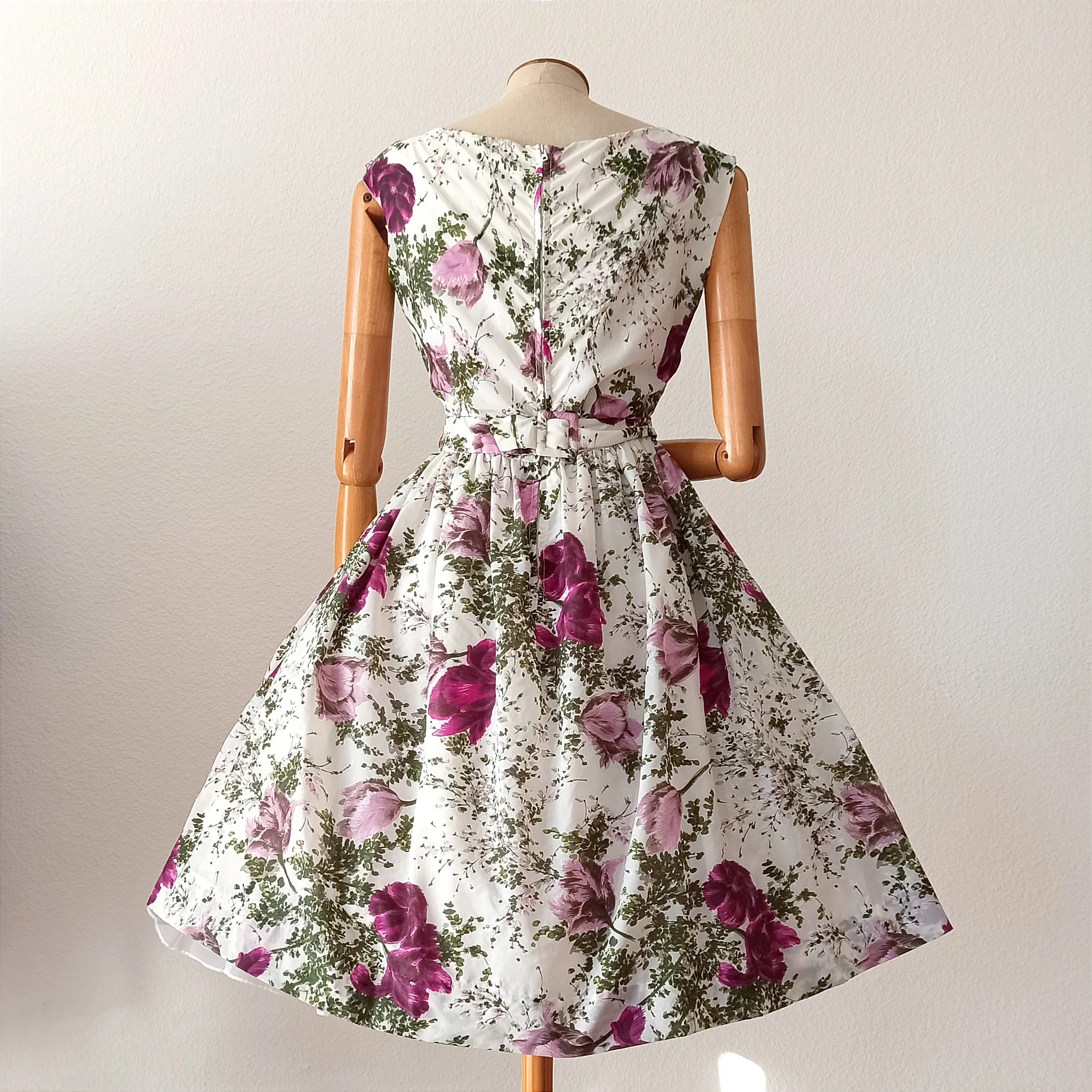 1950s - Adorable French Floral Buckle Back Dress - W27.5 (70cm)