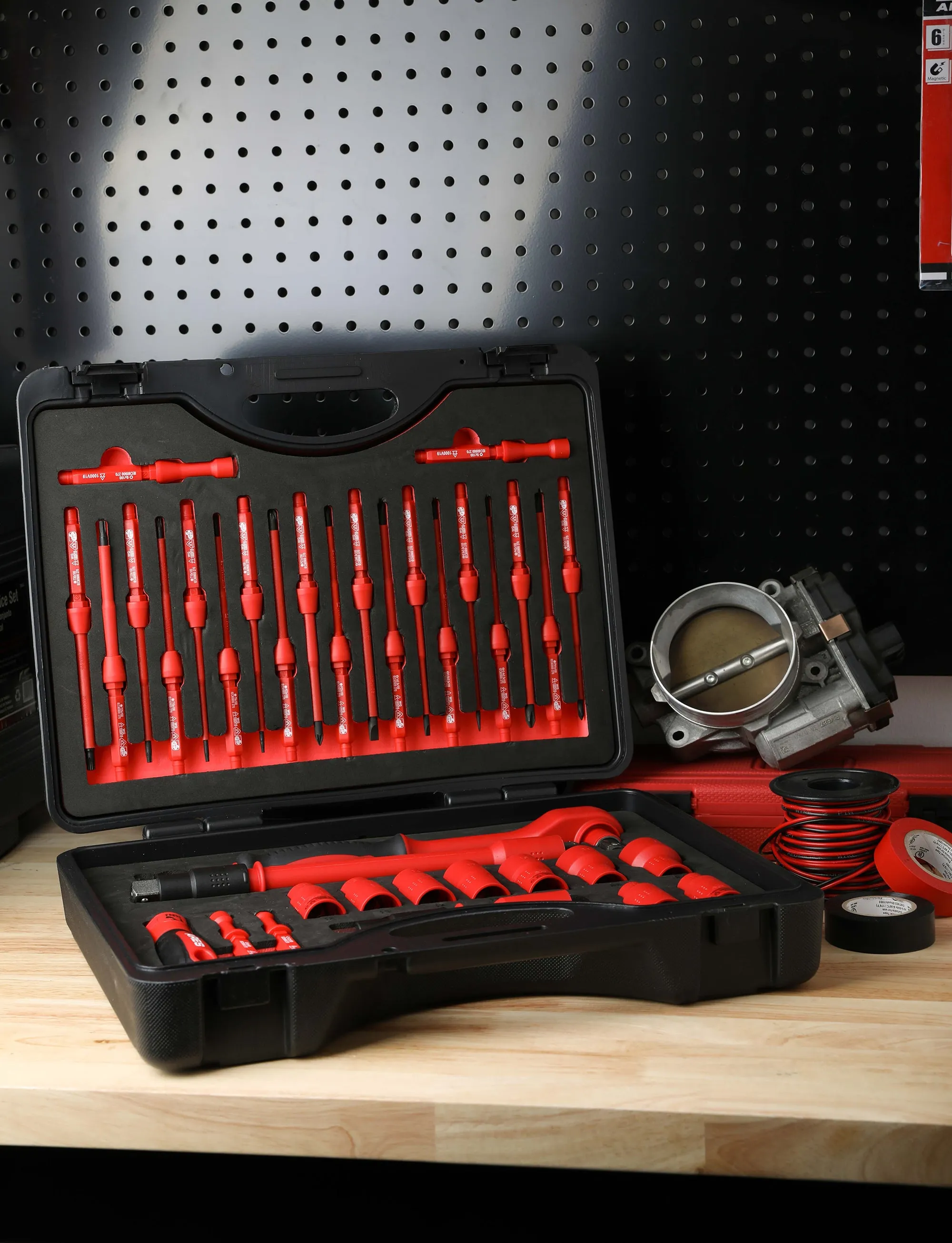 ARES 19004 - 37-Piece Insulated Electrical Tool Set