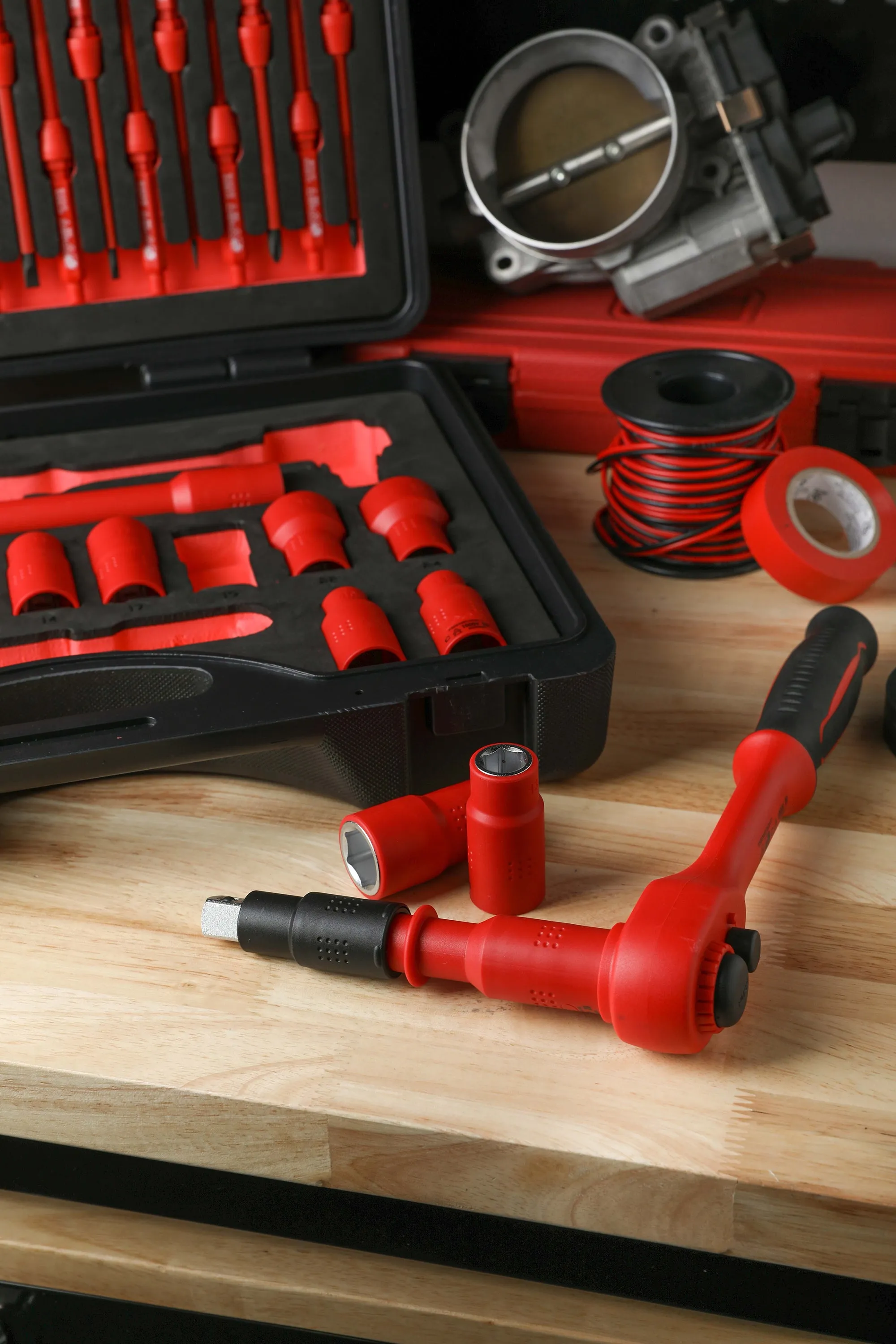 ARES 19004 - 37-Piece Insulated Electrical Tool Set