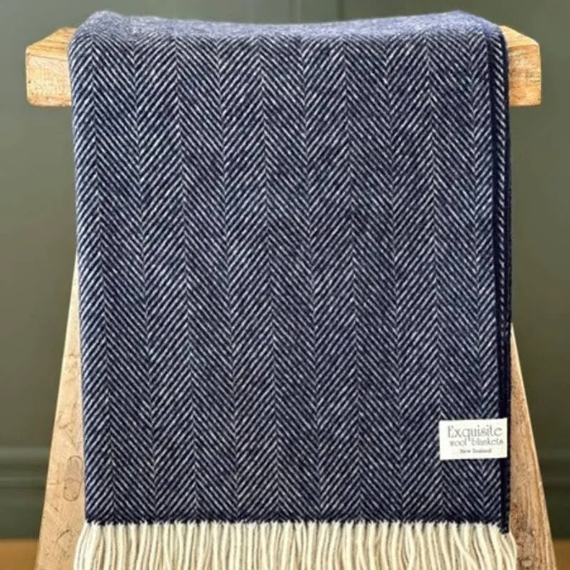 Herringbone Throw 185x140cm in navy