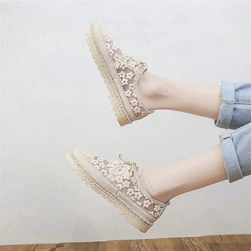 New Women's Breathable Mesh Flower Lace Breathable Casual Shoes Fashion Flats Shoes Women Shallow White Vulcanized Shoes