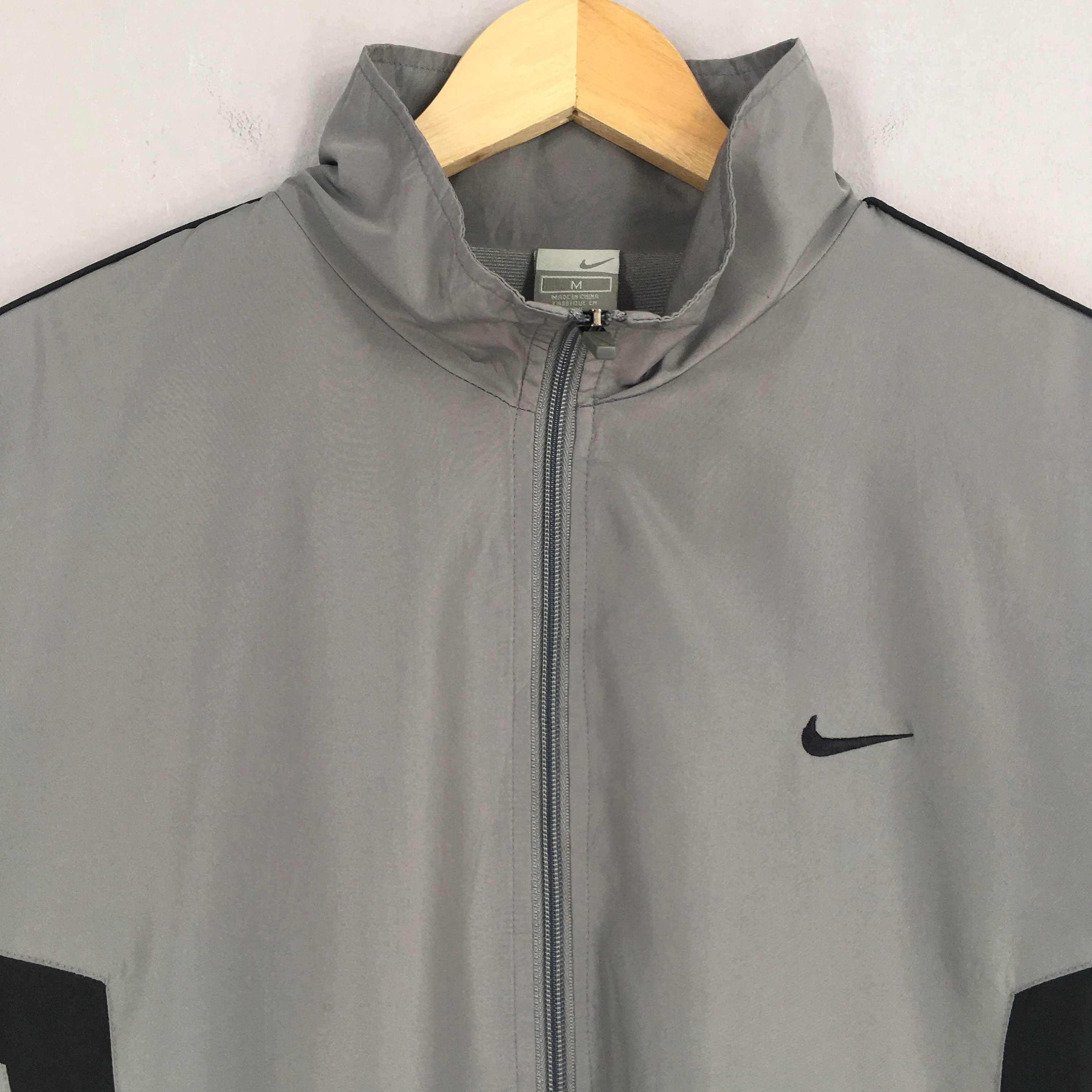 Nike Swoosh Training Gray Jacket Medium