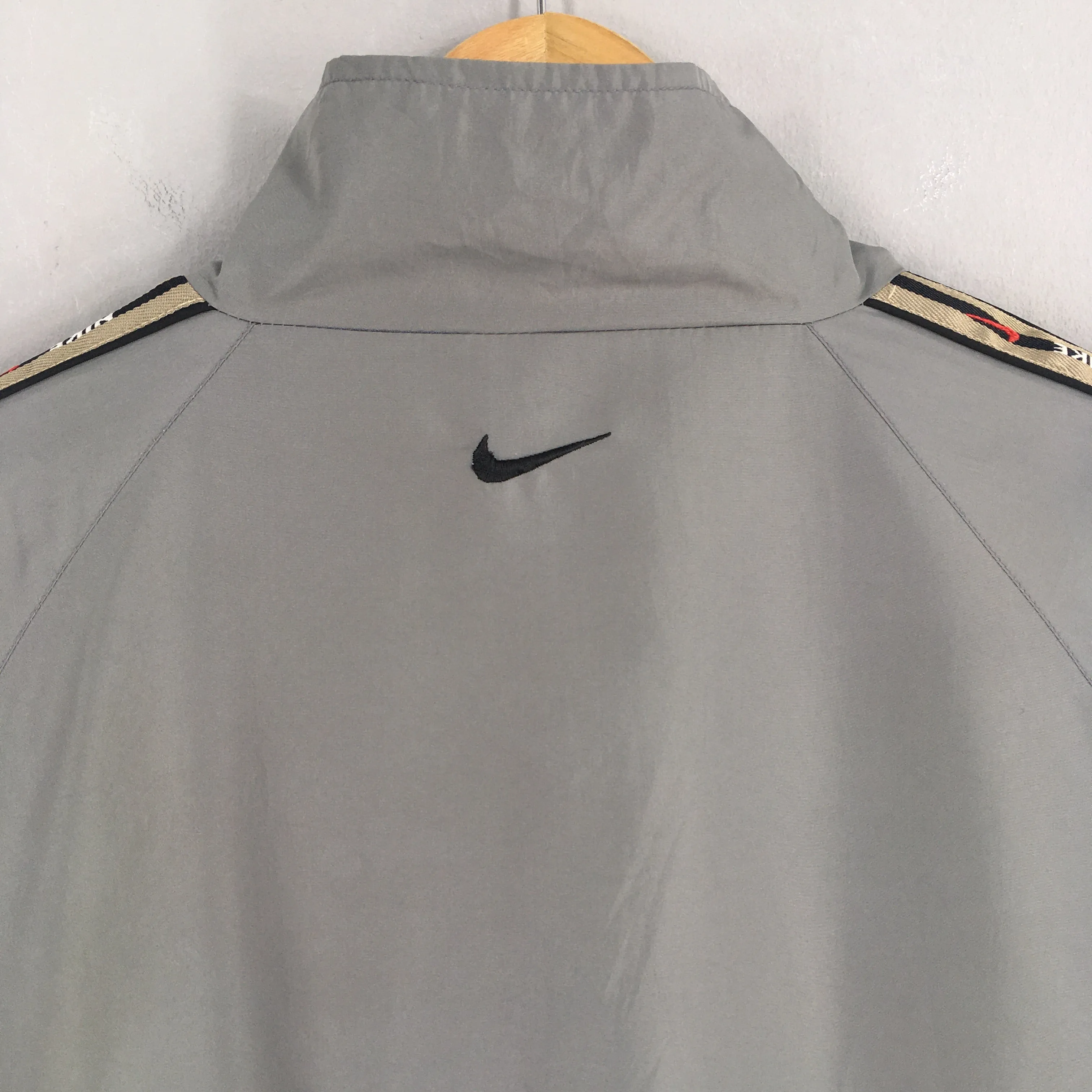 Nike Swoosh Training Gray Jacket Medium